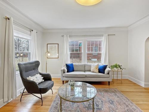 Des Moines House | Entire Duplex 4br2ba Sleeps 8 Near Drake Uni