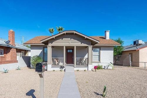 Garfield House | Entire Home, 7 Minutes from Phoenix Airport