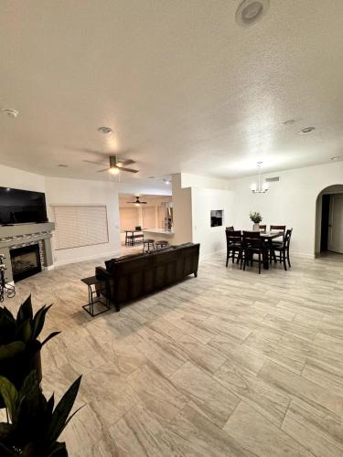 Maryvale Village House | Entire home near stadium