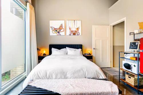 Squire Park Apartment | Entire studio walk or bike to World Cup & downtown with AC