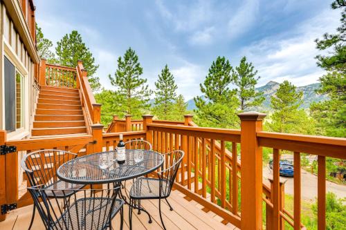 Estes Park House | Estes Park Condo w/Deck & Views ~ 3 Miles to RMNP
