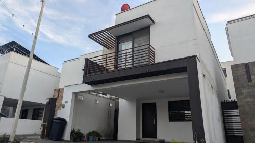 Monterrey House | Everest 663