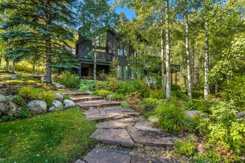 Vail House | Evergreen Escape - Home for 10
