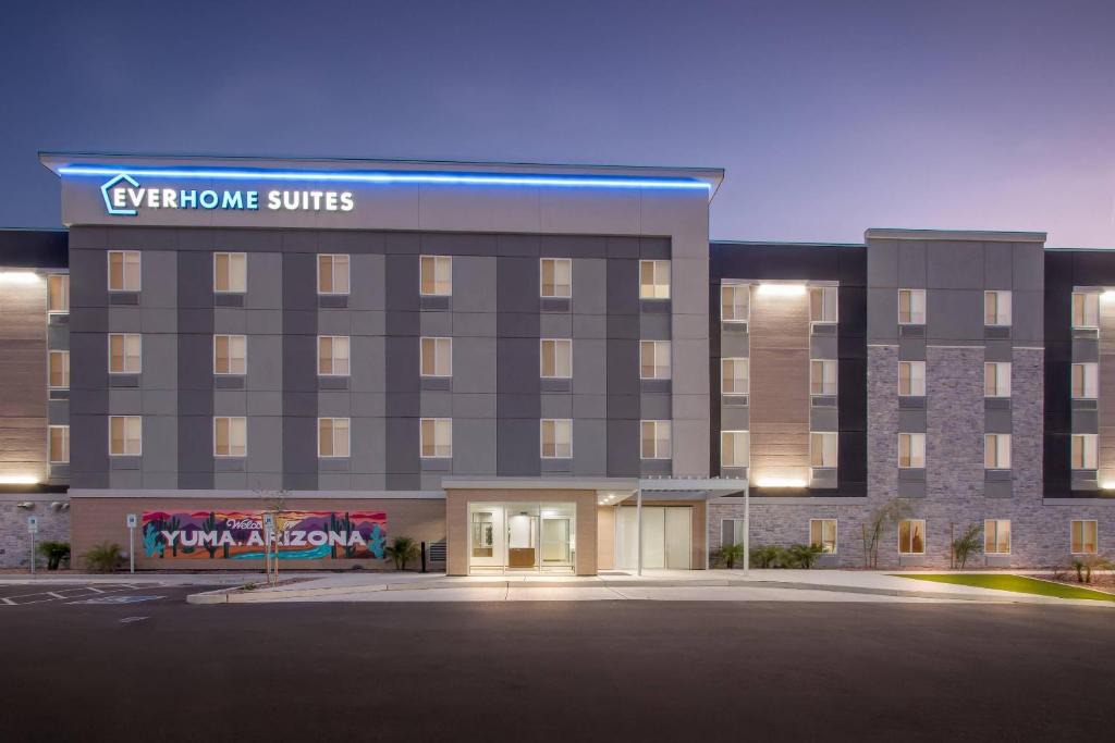 Yuma Hotel | Everhome Suites Yuma East I-8 by Choice Hotels