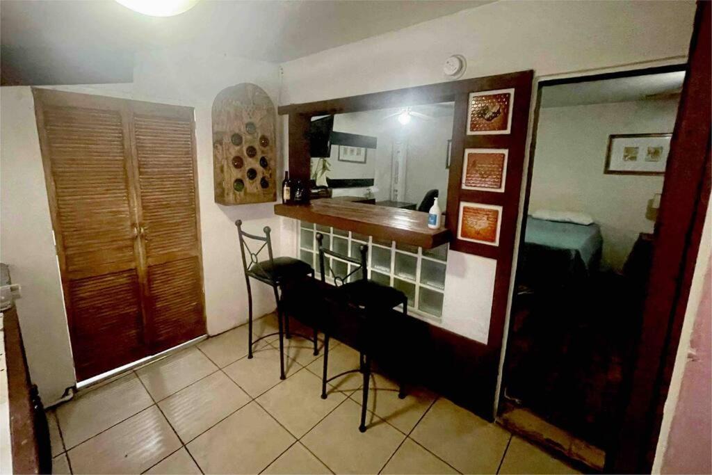 Centro Apartment | Executive & Romantic Urban suite DT Near HK