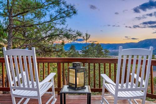 Woodmoor House | Expansive Monument Home: Hot Tub & Mountain Views!