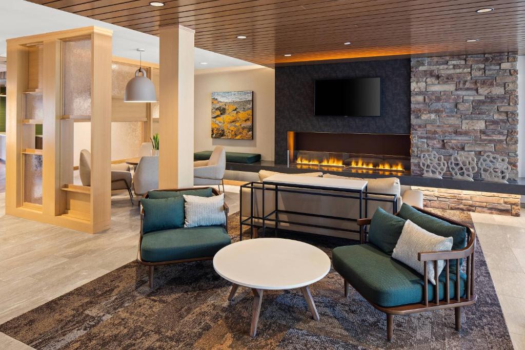Duluth Hotel | Fairfield by Marriott Inn & Suites Duluth