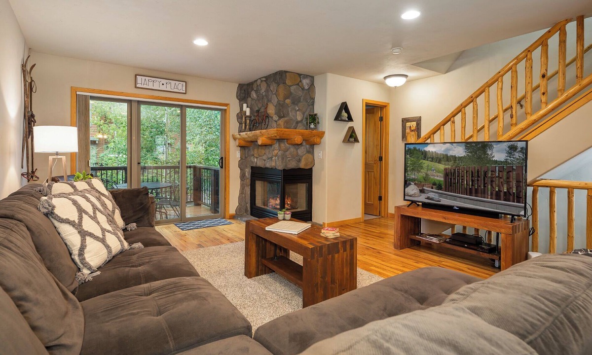Winter Park House | ☆ Family Friendly Downtown Townhome | Private Hot Tub & Decks | Walk To Everything