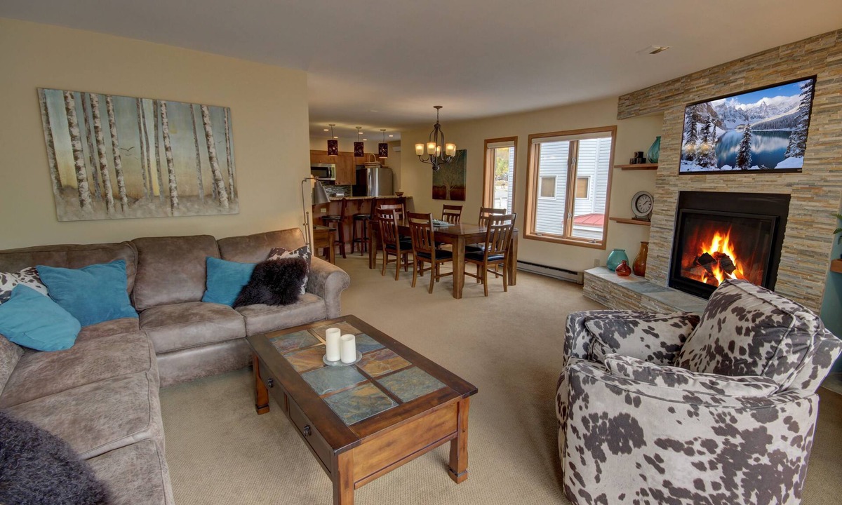 Mountain House Condo | Family-Friendly Escape | Balcony & Scenic Views