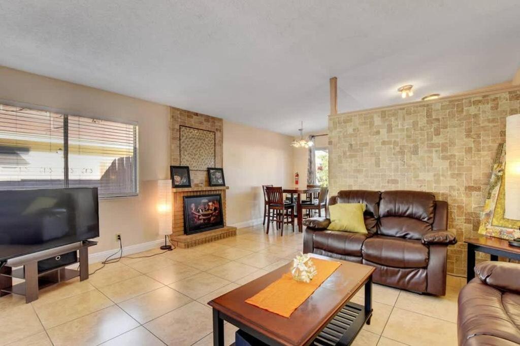 Paradise Valley House | Family-Friendly Home Close to the Strip