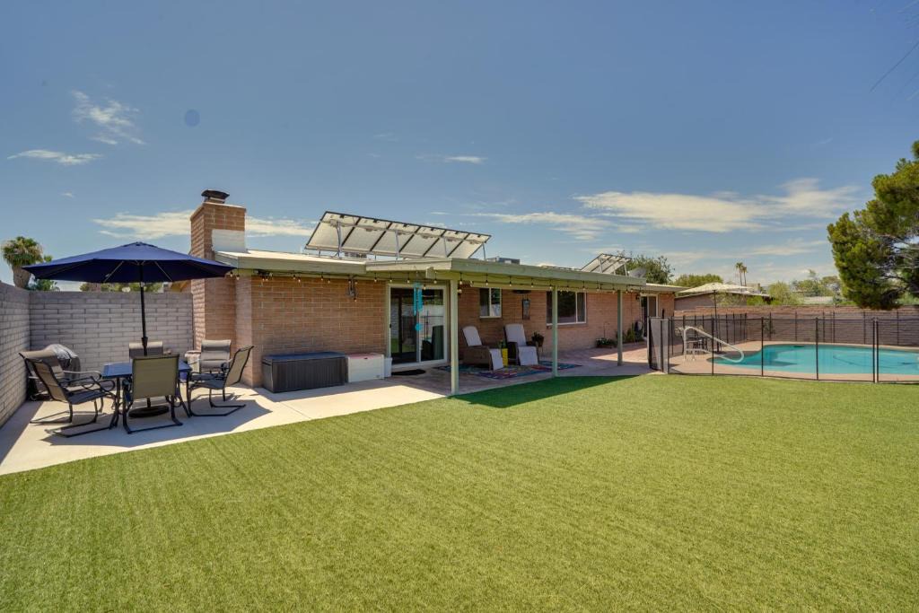 Casas Adobes House | Family-Friendly Tucson Retreat w/Pool & Yard!