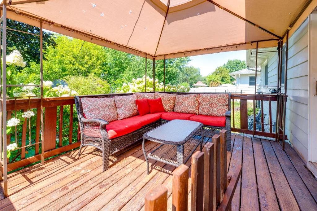 Waterloo House | Family-Friendly Waterloo Abode w/Deck!