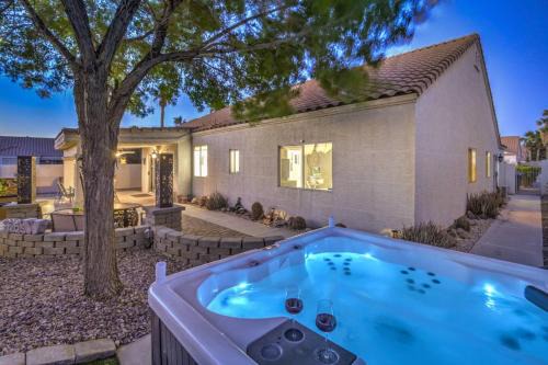 River Mountain House | Family Fun for Everyone in Las Vegas- 4 Bedrooms, Billiards, Game Room