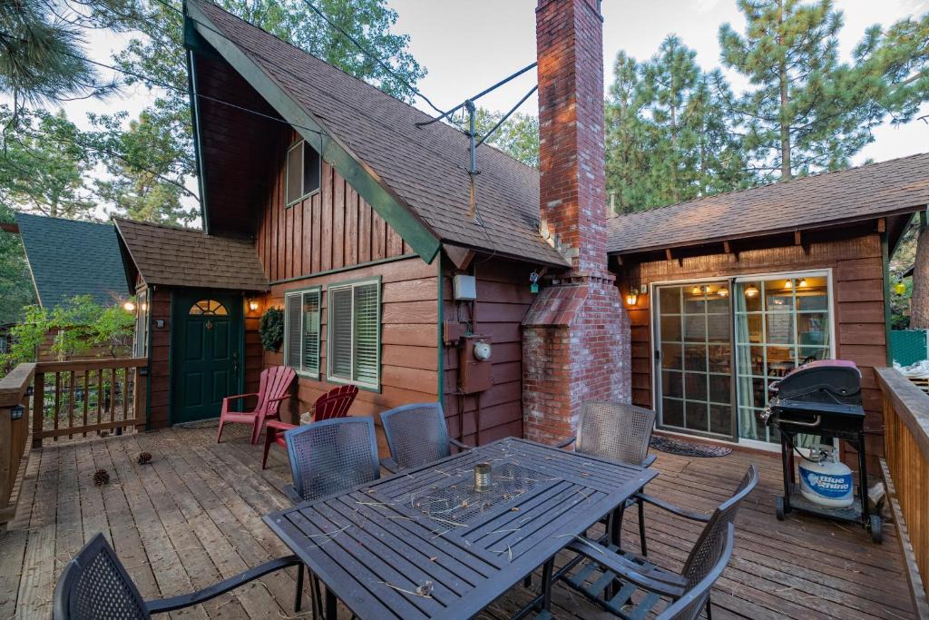 Sugarloaf House | Far Enough Cabin