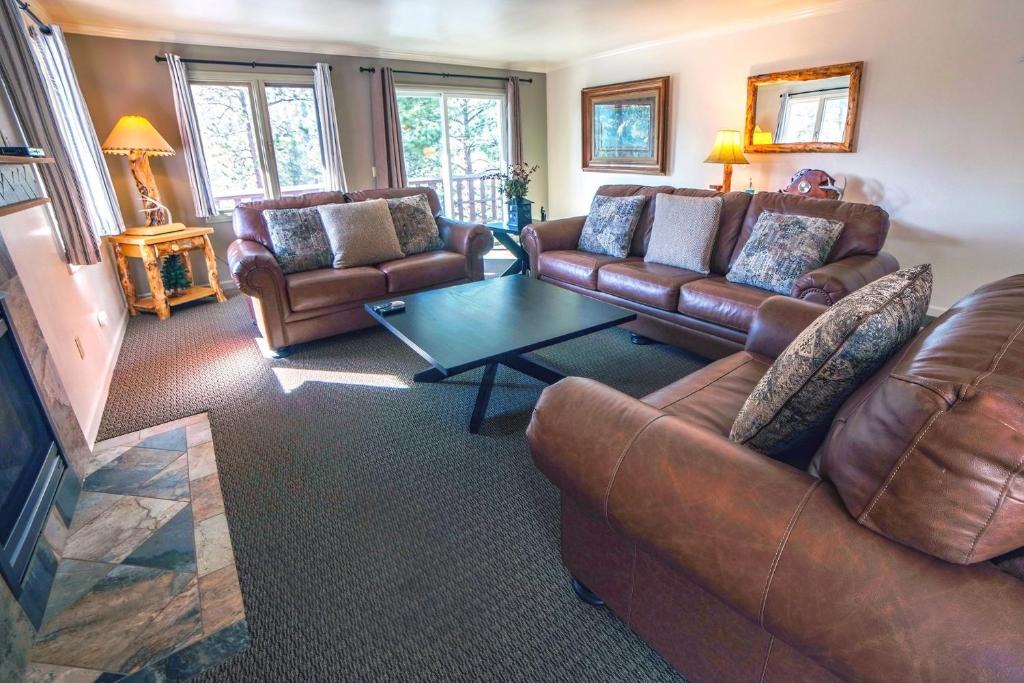 Estes Park Apartment | Fawn Valley Inn- 275 condo