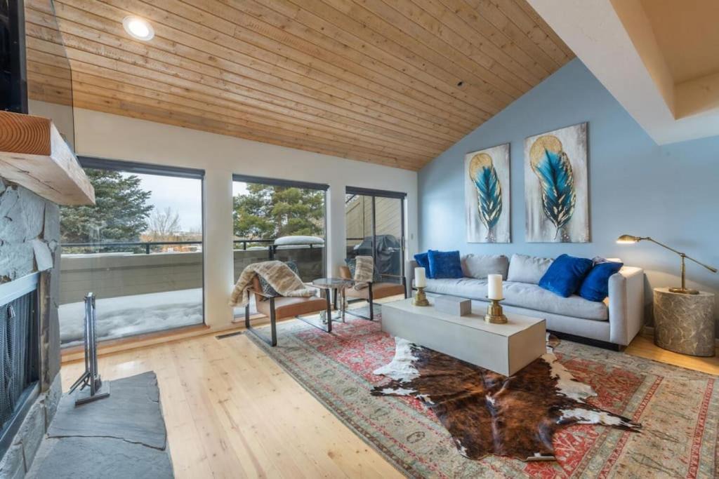 North Park City House | FC2256 Pet Friendly Townhome