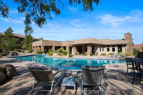 St. George House | Feel Above it All in Utah