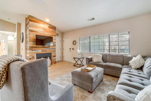 Oak Creek House | Fenced Outdoor Space: Modern Sedona Home By Hiking