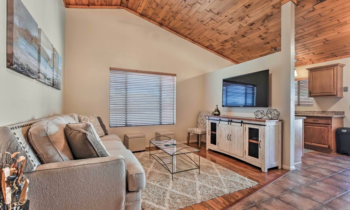 Coyote Corridor House | Fenced Yard & Grill! Tucson Family Escape