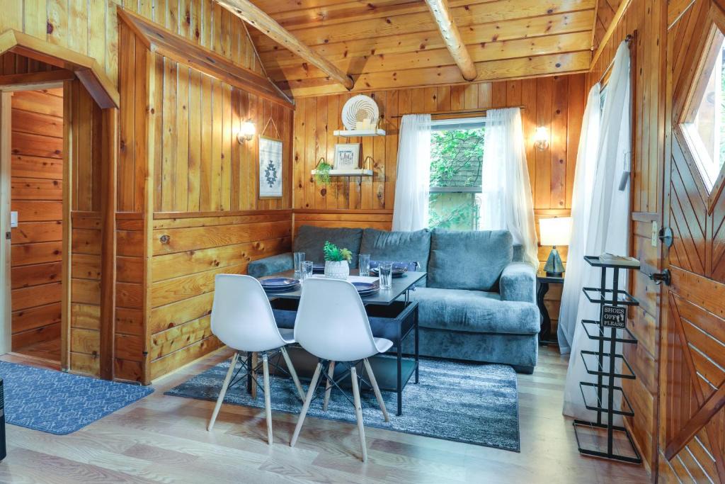 Twain Harte House | Fire Pit, Deck & Grill: Cozy Twain Harte Cabin!