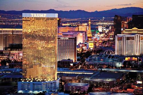 Las Vegas House | Five Star Trump Hotel No Resort And Cleaning Fees