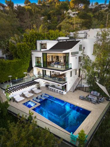 Hollywood Hills West Villa | Franklin Modern