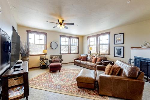 Fraser Apartment | Fraser Mountain Memories