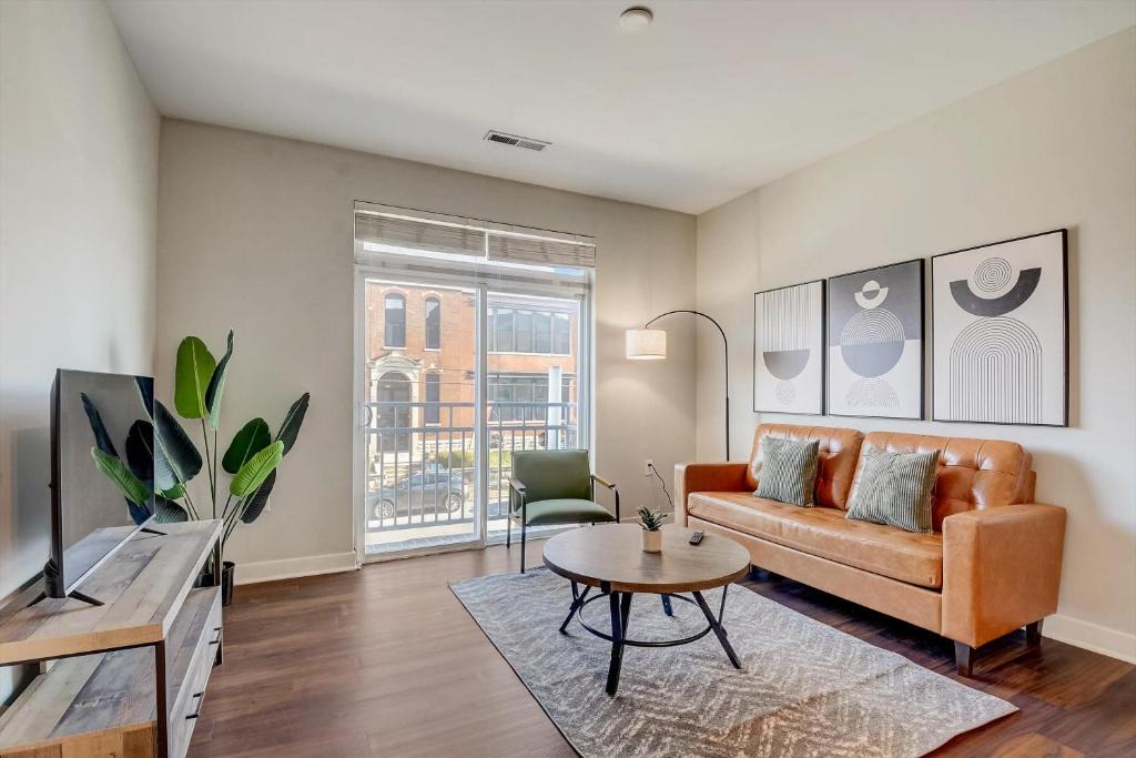 Fletcher Place Apartment | FRONTDESK 531 Virginia Ave Apts Downtown Indianapolis