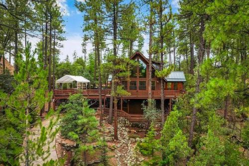 Pine House | Furnished Deck + Forest Views: Pine Retreat!