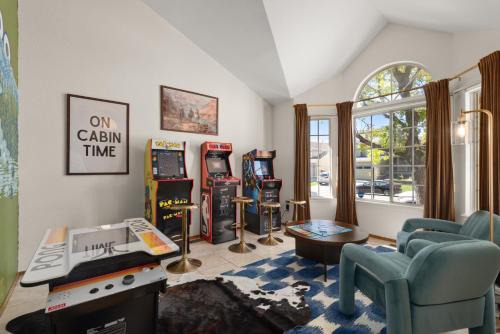 Berkley House | Game Room Paradise, Firepit & Outdoor Movies