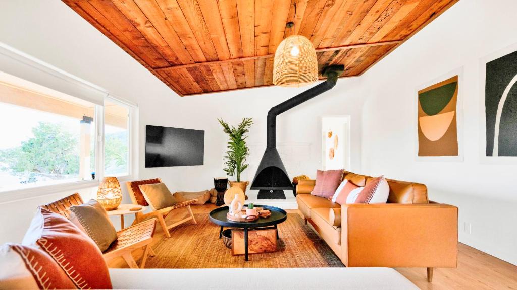 Yucca Valley Villa | GanEden! Peaceful getaway Firepit, spa, yoga studio, fire pit, Joshua Tree