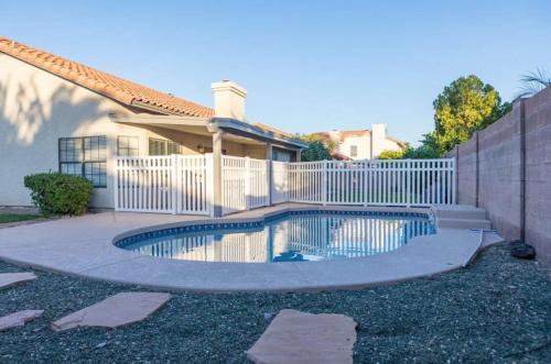 Gilbert House | Gilbert Home Private fenced Pool Family Fun and Prime Location
