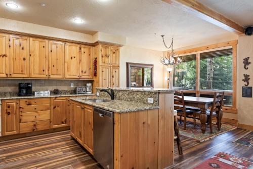 Deer Valley Resort | Glenfiddich Condo, Deer Valley Resort, Cozy Interiors, Private Patio, Private Hot Tub, Stunning View