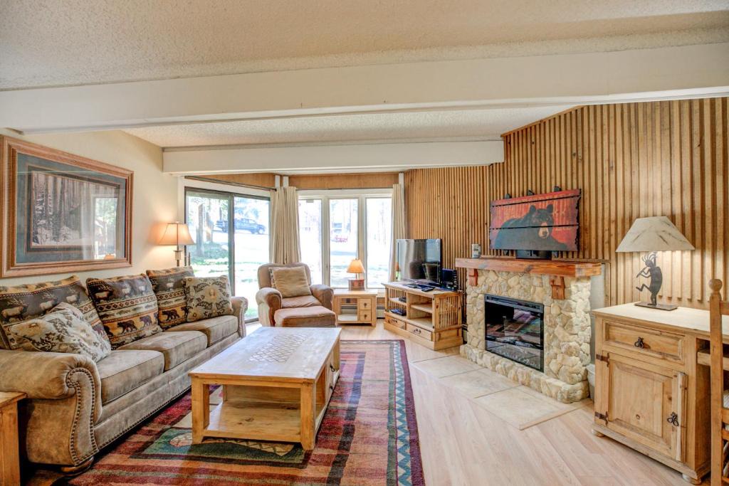 Peak 8 Apartment | Gold Camp Gold Strike Condo: On Shuttle Route
