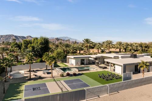 Indio House | Gold @ Elemento49 - Pool Pickleball - Sleeps 18
