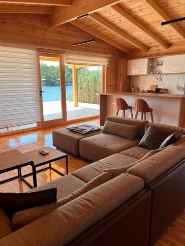 Ulcinj House | Gold fish3