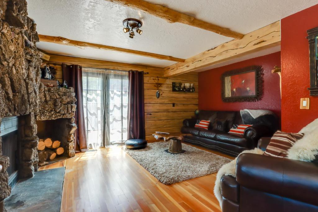 Sunriver House | Golfcourse Getaway in the Meadows