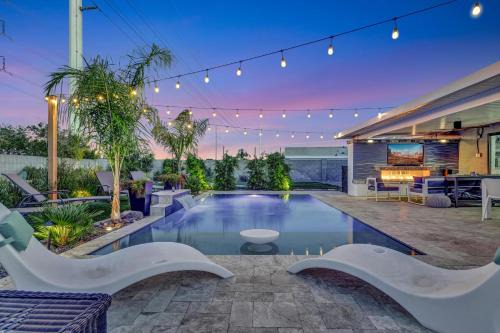 Hy-view House | Gorgeous Scottsdale Home w Heated Pool