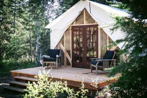 Victor House | Gorgeous Tented Cabins near the Sapphire Mountains in the Bitterroot Valley Northwestern Montana, for a Glamping Getaway!