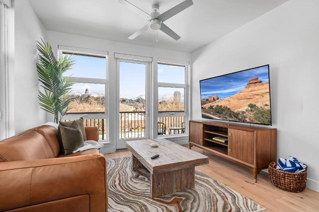 Downtown Salt Lake City Apartment | Grand 1BR Views Pool Gym HTub