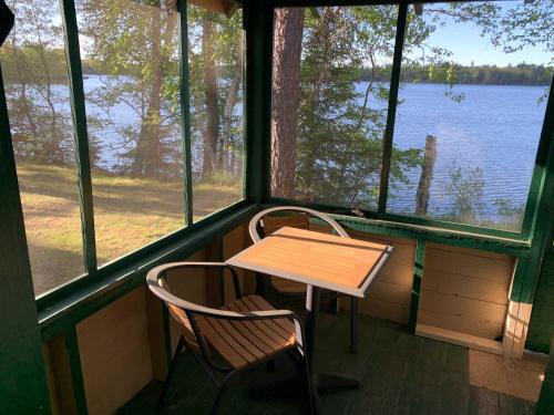 Woodruff House | Gresham Shores - Dancin' Bobber - PET FRIENDLY