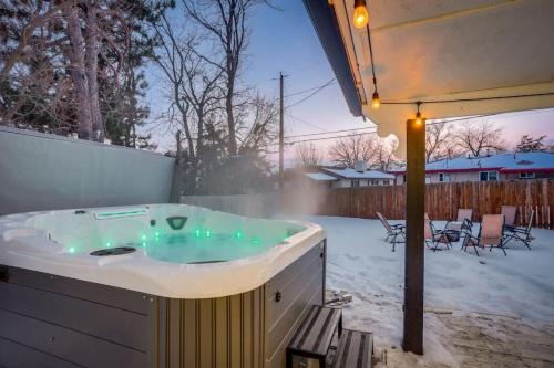 Westminster House | Groovy Getaway With 4 KING Beds And A Hot Tub