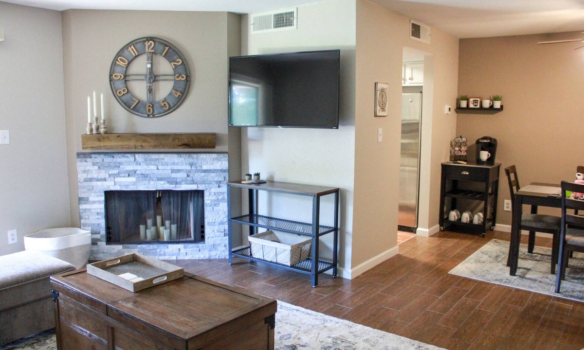 Village Three Condo | Ground level condo conveniently located off the 101 freeway in McCormick Ranch.