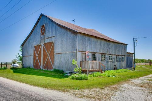 Frederick House | Group Getaway in Historic Barn: 2 Mi to Rushville