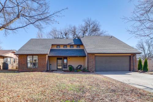Woodland House | Groups Welcome, Central Location! Tulsa Gem + Yard