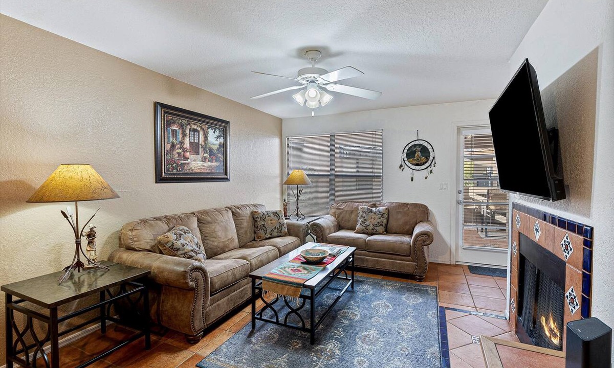 Tucson Condo | Hacienda in The Desert! Southwest Charm in this easy access 2 bedroom