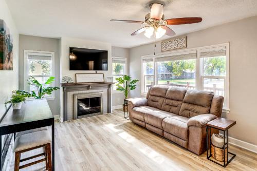 Yankton House | Half-Mi to Dtwn Yankton & River: Charming Home!