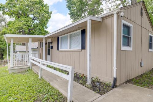 Independence House | Half-Mi to Independence Square! Home w/Ramp Entry