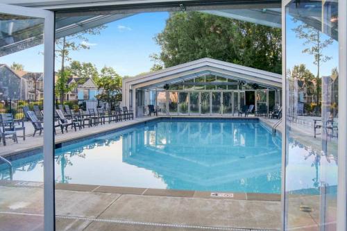 South Haven House | Harbor Splash - Steps to Indoor Pool