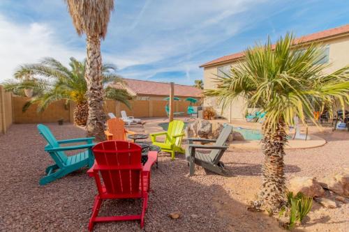 Casa Grande House | Heated Pool King Bed Firepit Work Station
